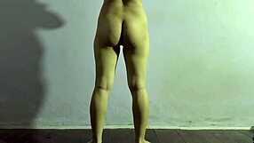 check out this fine ass amateur girl's sexy home workout