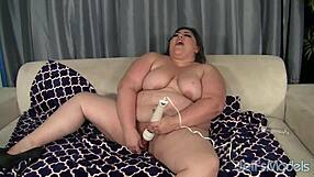 BBW Bella Bendz Explodes in Vibrator Orgasms!