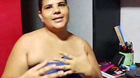 a mi inocente hijastra le meto la verga hasta el fondo del culo... real casero con gemidos!!