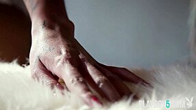 Petite Scarlit Scandal Strips Naked Teasingly?