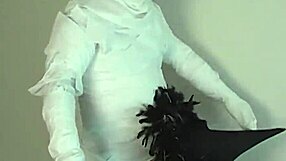 halloween milf mindy yummymama slurps dick for massive outdoor facials