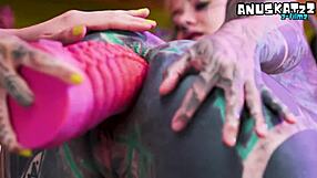 alt babe ever gap your ass with this huge toy fisting dildo?