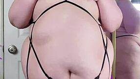 Bouncy BBW Jiggles Huge Ass in Lingerie!