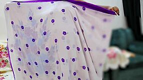 indian bhabhi chilling in her traditional saree at home