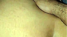 adoro de 4 com essa bunda grande no quarto