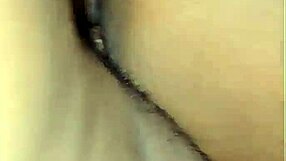 adoro de 4 com essa bunda grande no quarto