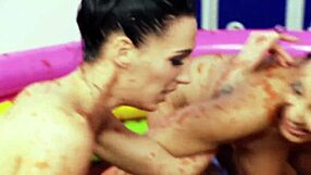 what if romana and tammie rubbed naked in a steamy bath?