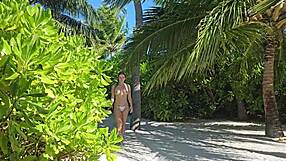 after beach flirt she strips naked blows me at villa