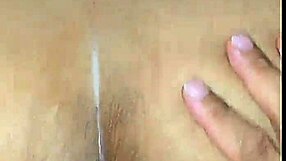 adoro de 4 com essa bunda grande no quarto
