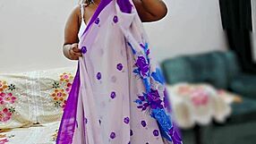 indian bhabhi chilling in her traditional saree at home
