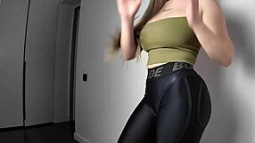 Fucking Girlfriend's Tight Pussy in Gym Leggings Post-Workout!