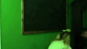 Naughty bombshell sucks jizz facial in extreme pov blowbang cumswap