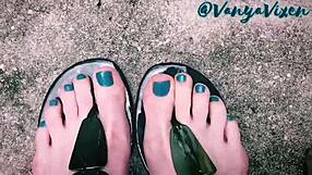 Hey Vanya Vixen, your sexy tattooed milf feet and toes tease me wild!
