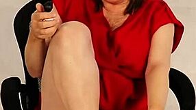 ฉันเอ่อ... ย่าอกยักษ์นมโตหยุดสนุกกับร่างหลานชายจิ๋ว18+ ไม่ได้!!