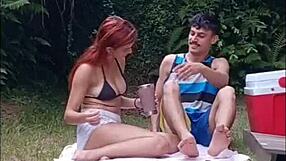 vizinho me comeu no quintal enquanto marido trabalhava