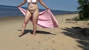 Juicy Milf's Big Ass Bounces In Funny Beach Fuck Frenzy!