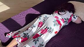 i couldn't resist stepmom's big ass on the bed