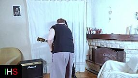 omg beautiful tattooed milf takes machine assfucking then real cock pounding 😍🍆🔥