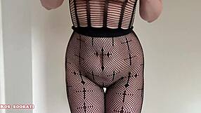 HORNY ARAB STEPSIS MASTURBATES FIERCELY ON CAMERA!