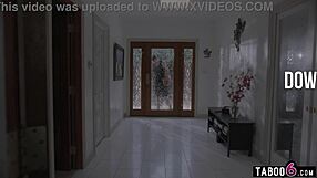 Exotic Spider Bite Awakens Ebony Milf Housewife Cravings