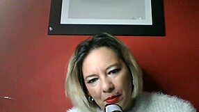 lola shares erotic thoughts in casual kkkkkk chat