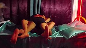 un delicioso navideño clip with her teasing legs