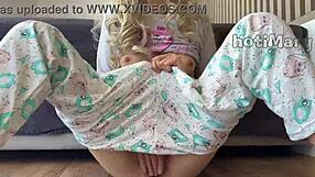 skinny japanese schoolgirl fingers pussy till she squirts cum