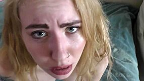 สาวบลอนด์ตูดใหญ่เรียนอมลึกควยยักษ์แตกคาหน้า