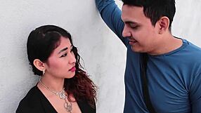 Extraño Ladrón Folla Duro a Latina de Tetas Grandes en Público al Aire Libre en Español