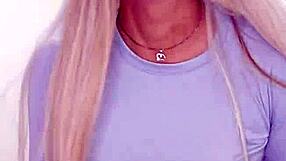 uhh transexual de webcam trying out new stuff on cam...