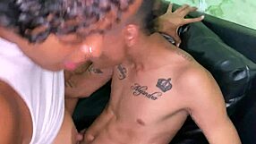 quieres verme follar el gran culo de mi hermanastro?