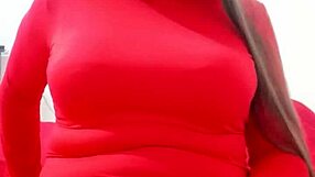 WHOA Giant Cameltoe Latina Stepmom Masturbates for Stepson!