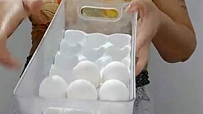 gosto de ver você socando o shorts na buceta rachada