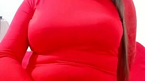 WHOA Giant Cameltoe Latina Stepmom Masturbates for Stepson!