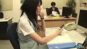 she jerks her hairy puffy clit on a phone call