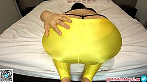 big ass asian in yoga pants looks ready to devour 😍🍑