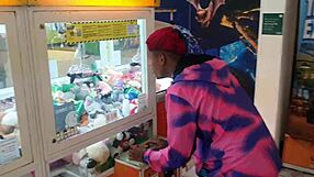 fui no shopping playland achei macho e dei no banheiro com el toro