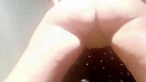 wet amateur with big ass chills solo on the toilet