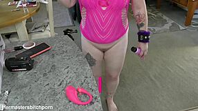 i watch trashy kiwi milf squirt from egg vibrator