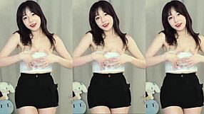 Korean Twitch Babe Dances Big Tits Bouncing In Seductive Porn Tease
