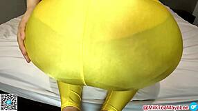 big ass asian in yoga pants looks ready to devour 😍🍑