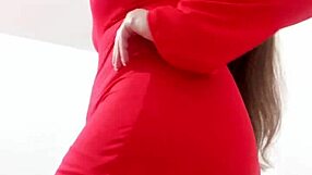 WHOA Giant Cameltoe Latina Stepmom Masturbates for Stepson!