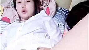 Fuckmachine pounds her to squirting explosion, you watching?