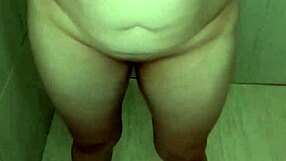 Sexy Brazilian Milf Oils Up Her Big Ass Body Seductively