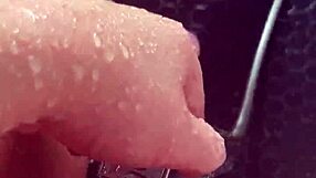 i'm that hot saudi stepsis rubbing my pussy in the sunny shower... los angeles vibes