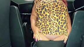 chillin' in the truck with these thick chocolate ebony cakes 🍫🍑🔥