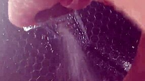 i'm that hot saudi stepsis rubbing my pussy in the sunny shower... los angeles vibes