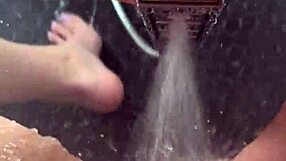 i'm that hot saudi stepsis rubbing my pussy in the sunny shower... los angeles vibes