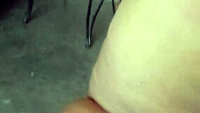 damn my thick ass hooker shakes it just right for you