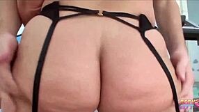 hey check dee siren hot blonde milf prolapse anal gaping